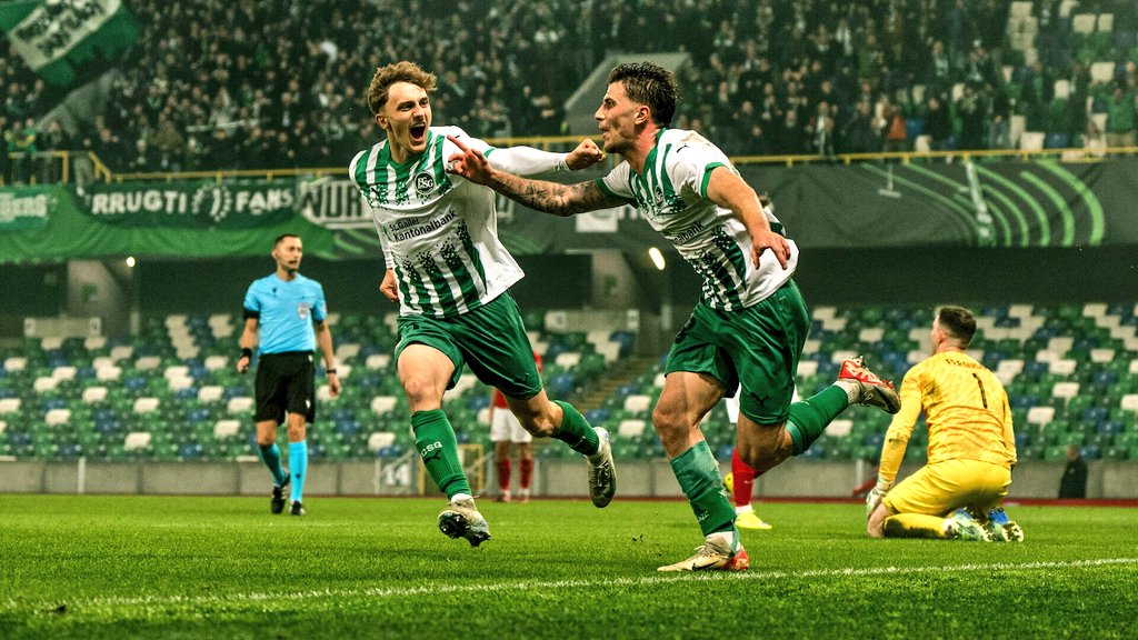 Heute vor einem Jahr gewann der <a href="/FCSG_1879/">FC St.Gallen 1879 GRÜEWISS IM HERZ</a> erstmals in der <a href="/Conf_League/">UEFA Conference League</a> und zwar beim nordirischen Vertreter <a href="/larnefc/">Larne Football Club</a> mit 1:2. Die Espen machten einen frühen Rückstand wett und feierten auf der "kleineren" britischen Insel mit den zahlreichen mitgereisten Fans den Auswärtserfolg.
