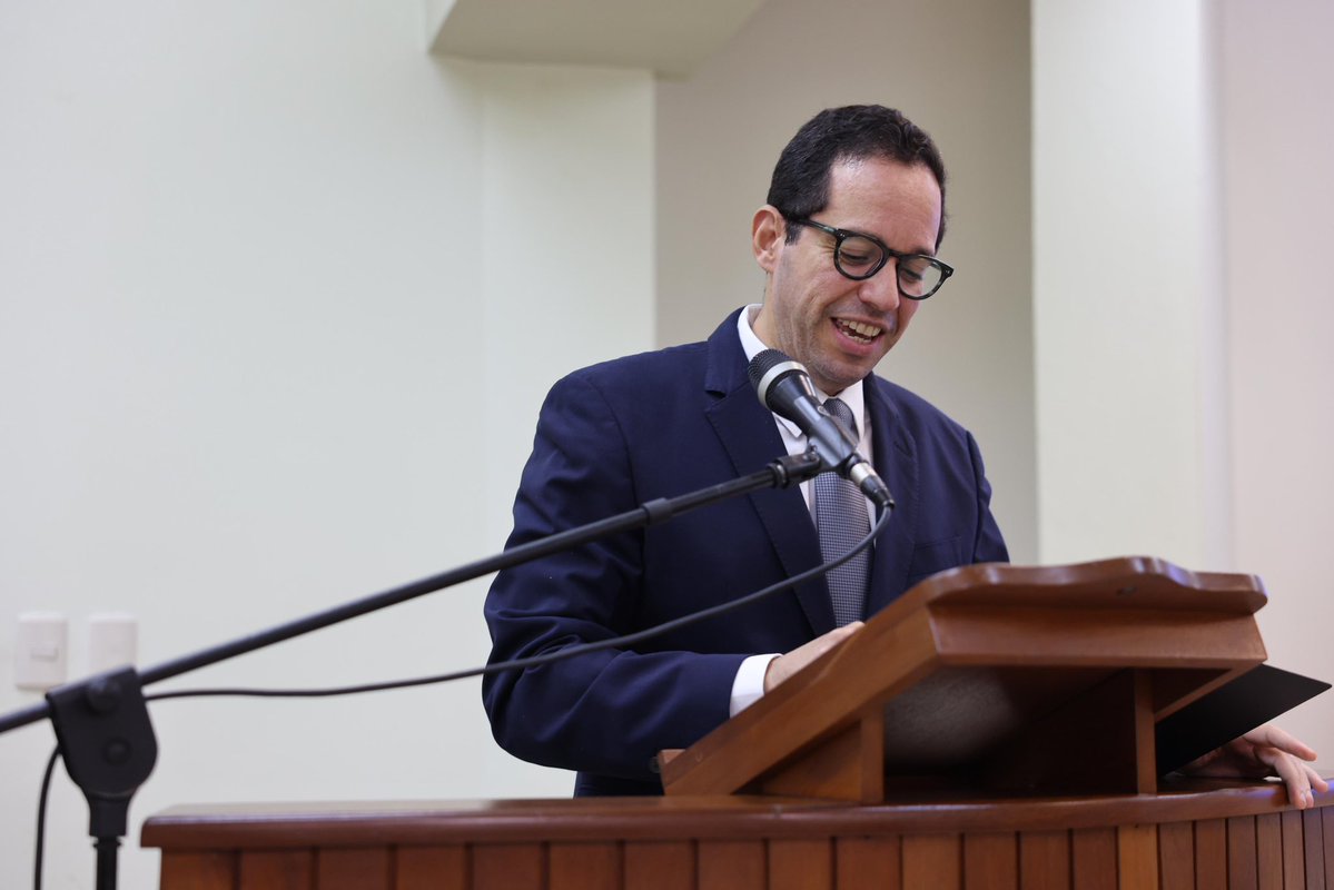 Un honor compartir esta noche con estudiantes, egresados y expertos en Derecho Administrativo del sector público y privado en la <a href="/PUCMM/">PUCMM</a>, conversando sobre la responsabilidad del Estado en el contexto del Derecho Administrativo contemporáneo.

Estos espacios académicos son