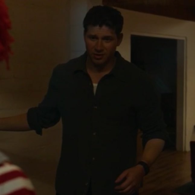 ravibuckleydiaz's tweet photo. BUCK’S REACTION TO RAVI’S COSTUME LMAO #911onABC https://t.co/h1UGU55l6h