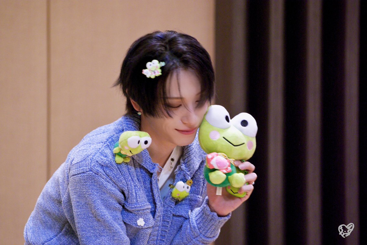 251106 점프업 팬싸

🐸🐸🐸

#XLOV #엑스러브 #HARU #하루 #ハル #暖琉 #加藤暖琉