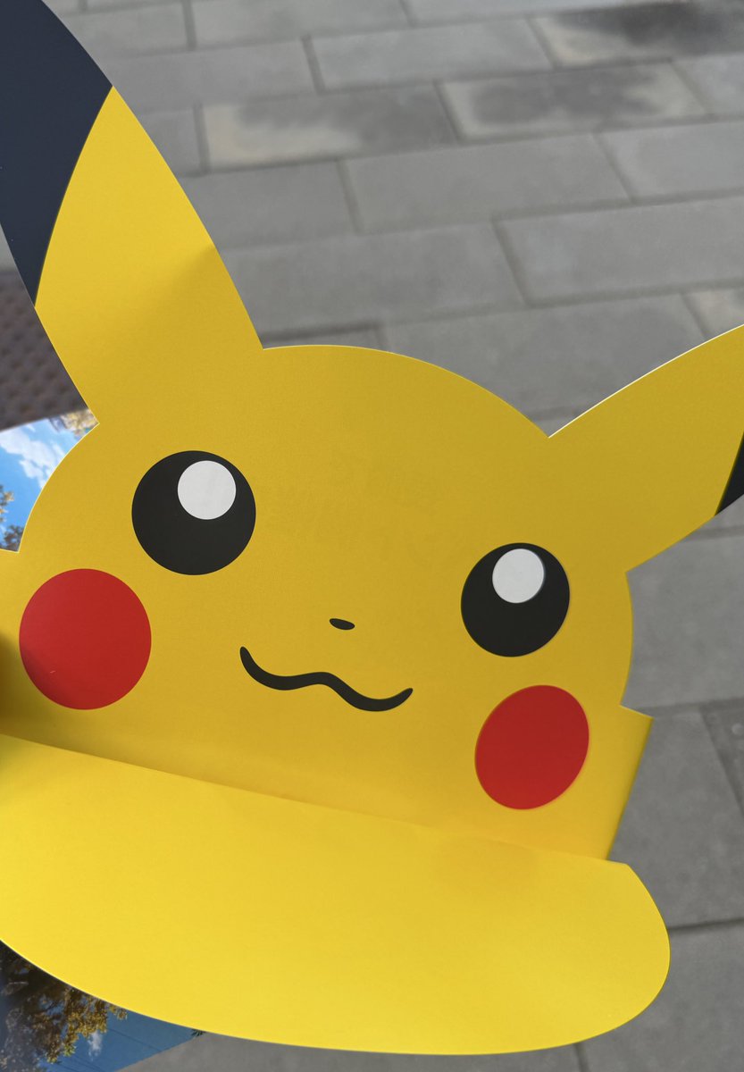 LiveTsubo's tweet photo. 頭でかすぎてハマらん...笑

#ポケモンGO https://t.co/ORBuakWsOm