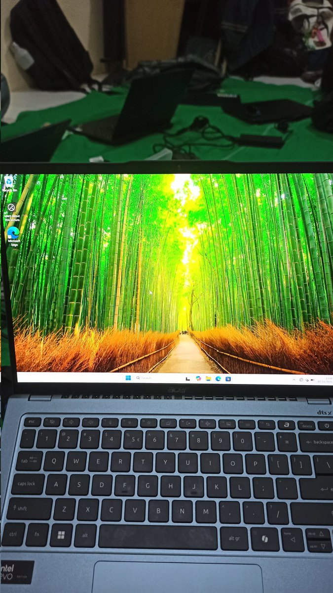 fandedyoww's tweet photo. dah siap open jasa inul windows inimah https://t.co/GJ75lfQveY