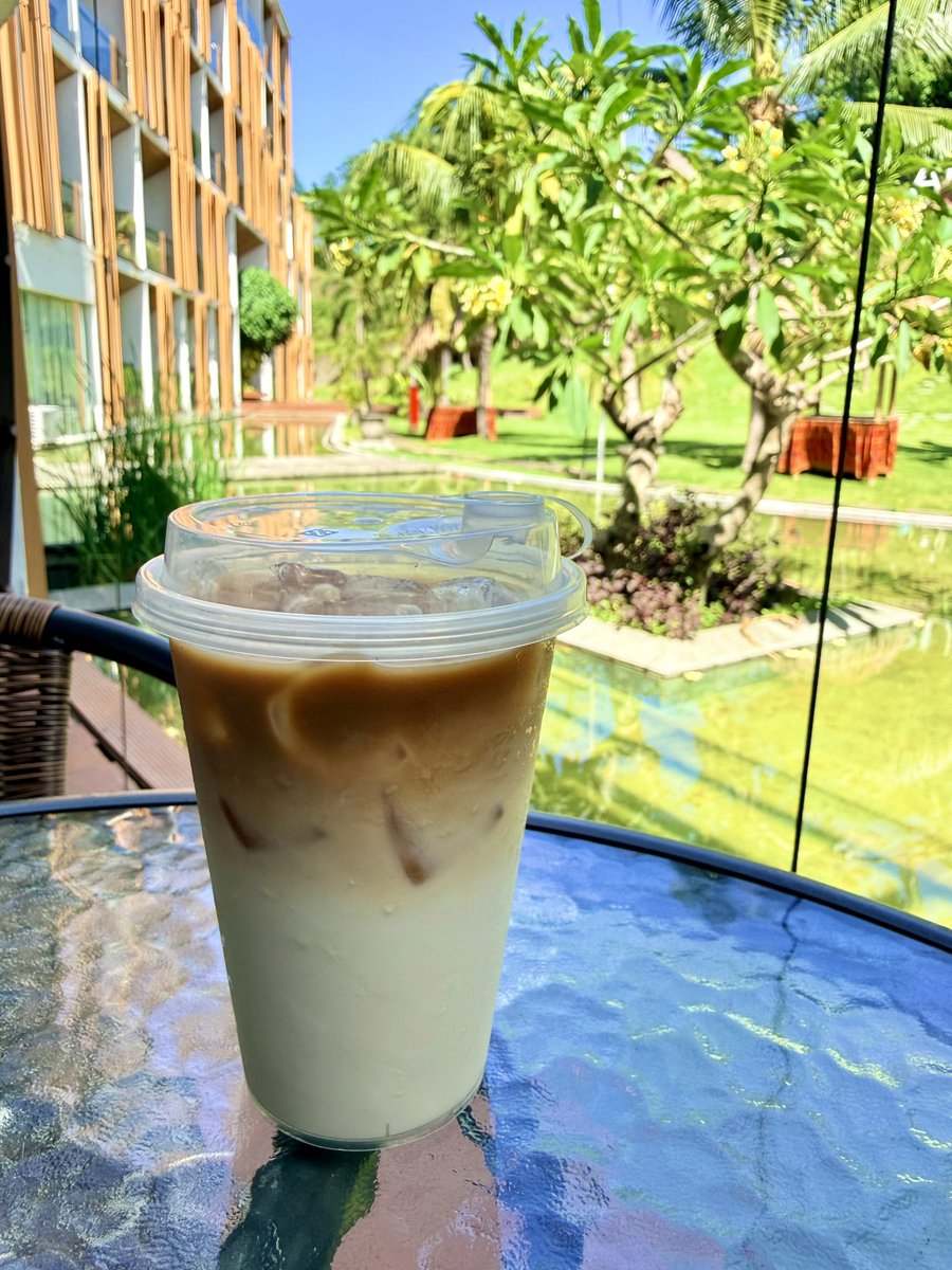 KenchanISGCPA's tweet image. おはようございます。

今回の旅ではこれから20年くらいかけて開発が進んでいくエリアの現状を見ました。現地での実業のイメージも湧き、有意義な1週間になりました。

この後、また1日かけて石垣島に帰島します。

#ロンボク島 #視察中 #沖縄離島の会計士 #企業公式が朝の挨拶を言い合う