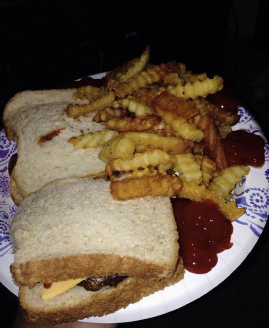 ReddCinema's tweet image. Dinner time