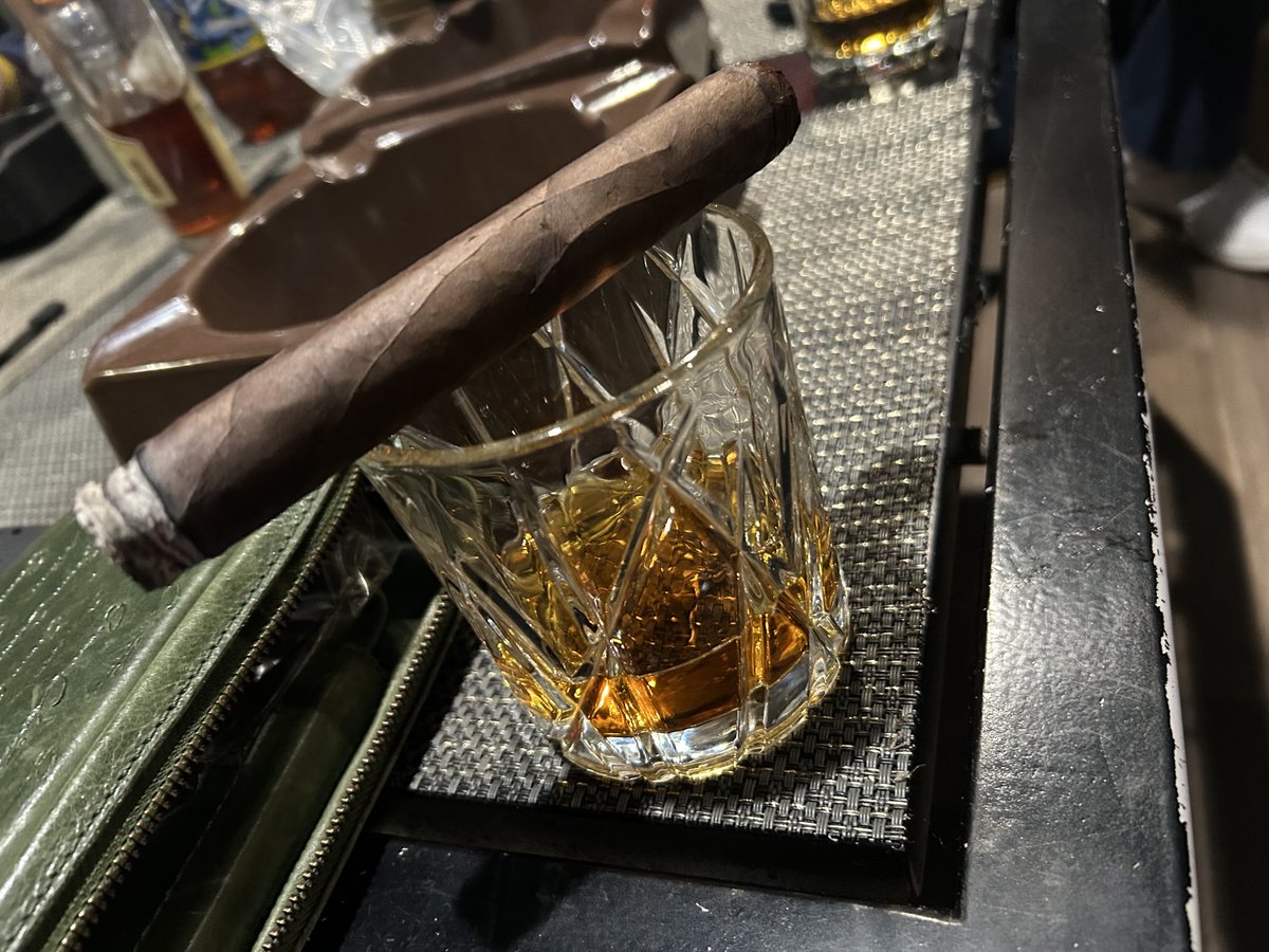 rayadh97's tweet image. Thursday night 🏈 treat.