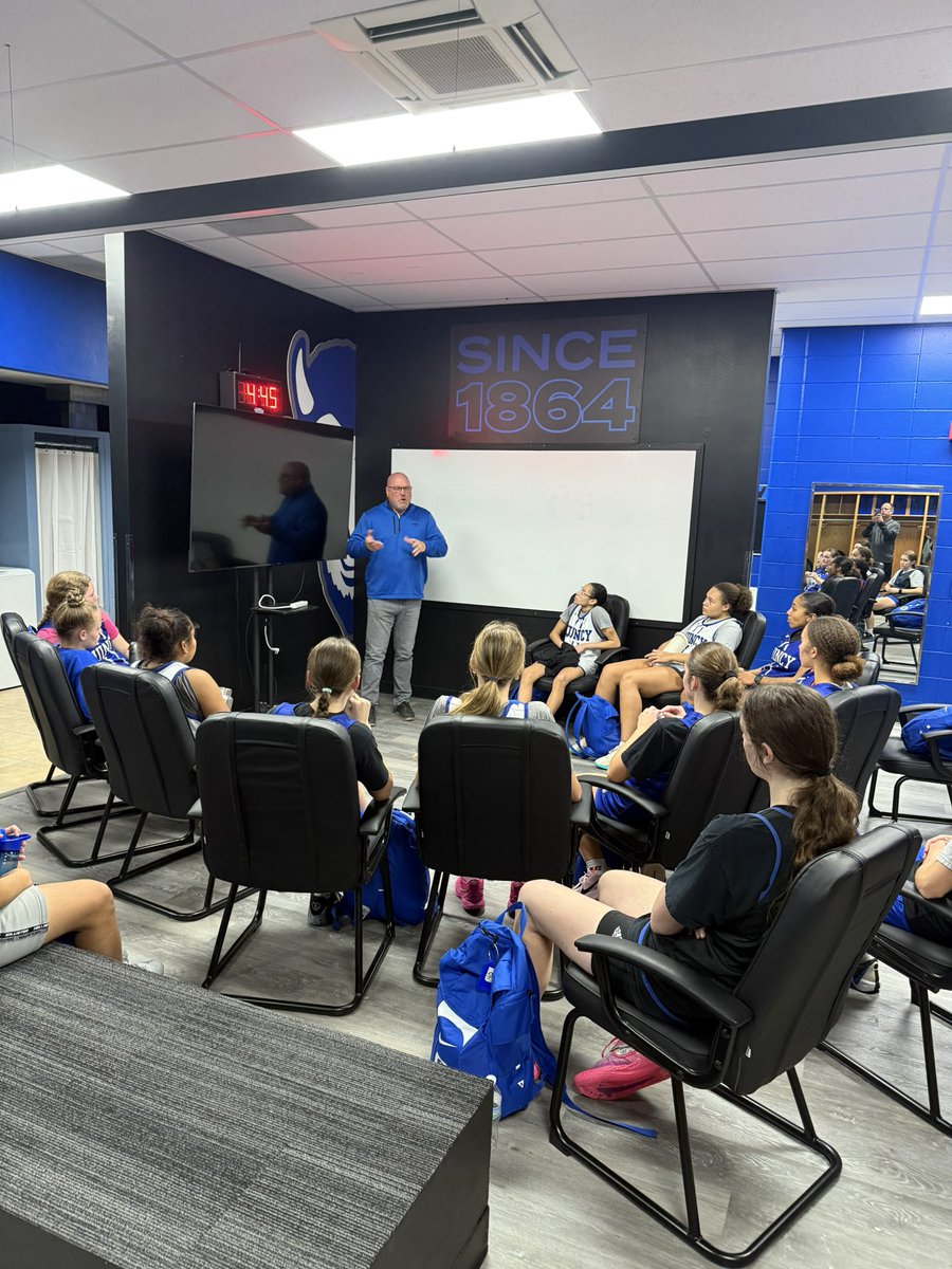 QHS Girls Basketball tweet media