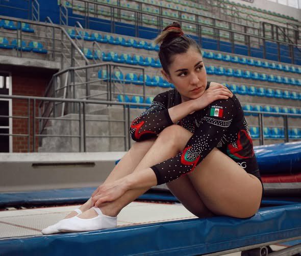 La olímpica Dafne Navarro tuvo una destacada actuación en el Campeonato Mundial de Gimnasia de Trampolín Pamplona 2025, al avanzar a la semifinal individual. ¡Ahora buscará otro pase en dobles junto a Mariola García! 💪🤸‍♀️
#TodosSomosOlímpicos