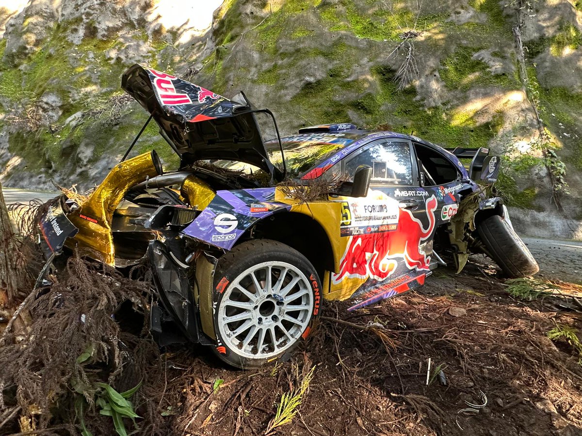 fernischumi's tweet image. Rally de Japón. Sébastien Ogier lidera y Kalle Rovanperä dice prácticamente adiós a sus opciones de Mundial #WRC diariomotor.com/competicion/no…