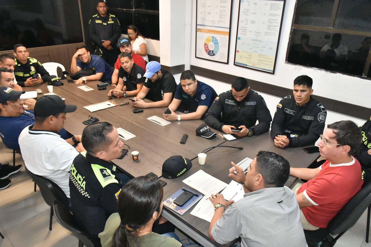 ¡Viene <a href="/JuniorClubSA/">Junior FC</a> vs. <a href="/nacionaloficial/">Atlético Nacional</a>!

Desde ya, en la Comisión Local de Fútbol, junto a autoridades locales, <a href="/PoliciaBquilla/">Policía Metropolitana de Barranquilla</a> y el Ministerio Público, coordinamos las acciones logísticas y de seguridad para este compromiso que se realizará el 12 de noviembre en el ‘Metro’.