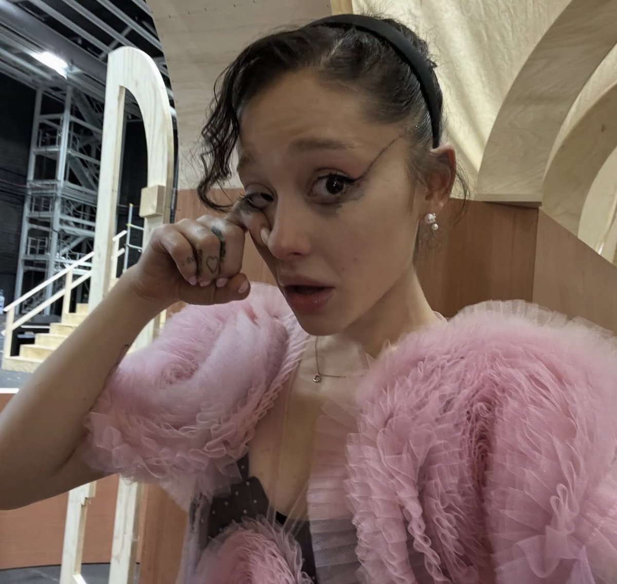 lyssaraae's tweet image. Sobbing #forgood 😭😭😭 #wickedonewonderfulnight