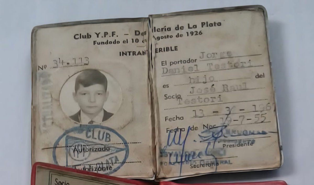 🩵🤍🖤 Fuiste socio del CLUB YPF  ??? Guardaste el carnet de recuerdo  ??? Te invito a compartir la foto, como lo hizo Jorge Daniel Testori 🩵🤍🖤
#recuperemoselclubypf 
#queelcentenarionosencuentreadentro