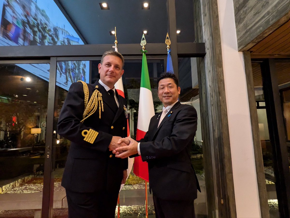 ModJapan_jp's tweet image. 11月4日、若林防衛大臣政務官は、駐日 #イタリア 大使及び国防武官主催レセプションに出席🇮🇹

#GCAP (日英伊３カ国による次期戦闘機の共同開発プログラム)✈️をはじめとする防衛協力・交流に関して、各国の大使らと意見交換しました。

防衛省・自衛隊は、引き続き各国との防衛協力を進めていきます。
