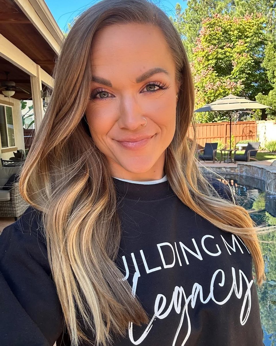 Hillary Williamson tweet media
