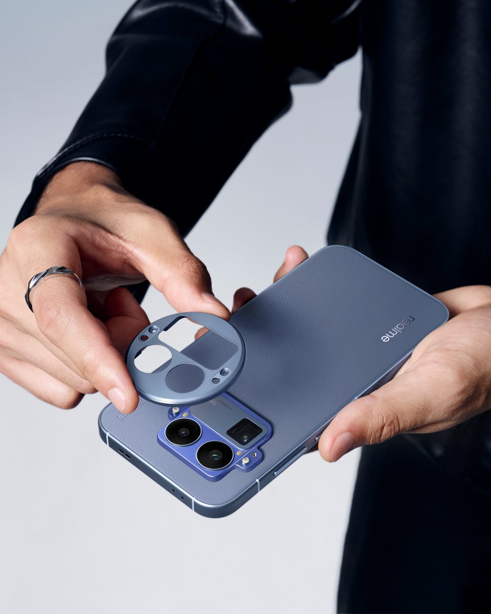 realmeglobal's tweet image. Urban Blue, realme GT 8 Pro.
#realmeGT8Pro 
#ExploreBeyondDefinition
#FirstSwitchableCameraBump
