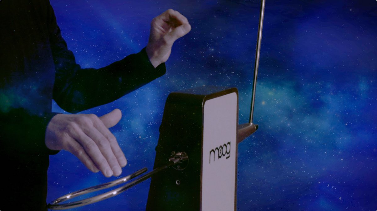 2002Music tweet media