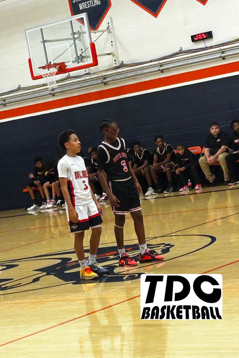 Shout out to Amari and Zac! We got to catch a good game last night and these boys worked hard. It’s always a good experience to see AAU teammates go at each other in school ball. TDC family ❤️🏀

#teamdreamchasers #aau #basketball