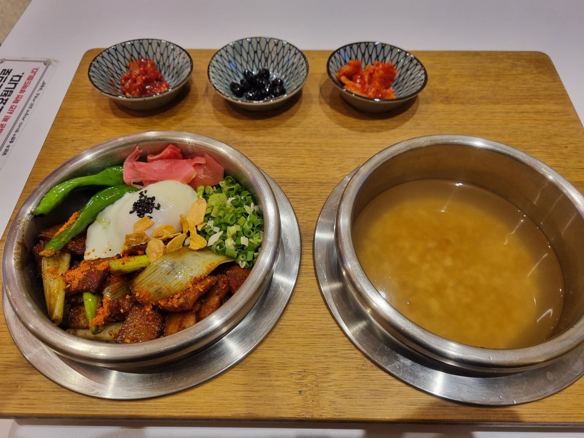 MooAngKing (@jet8328) on Twitter photo 