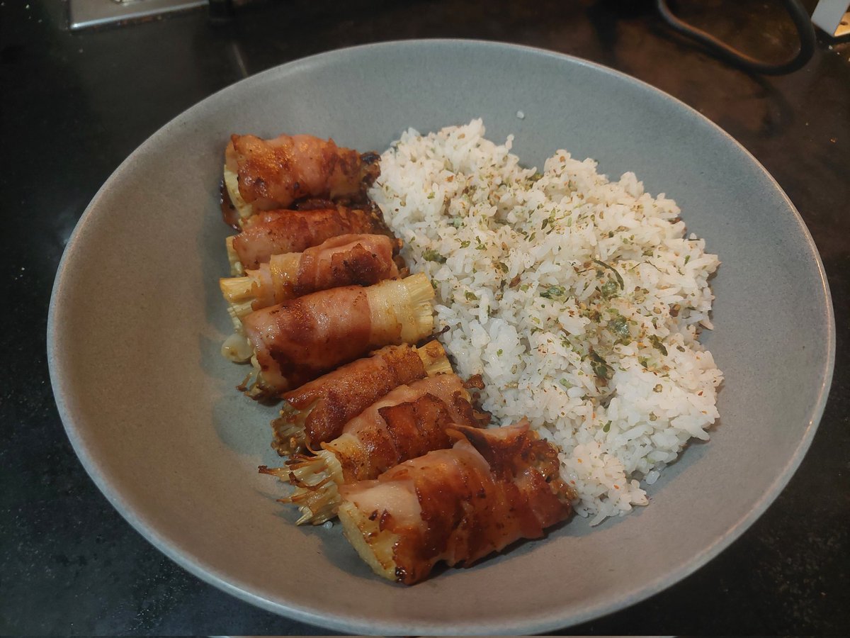 Small World Jay || Archivist of Strange Tales tweet media