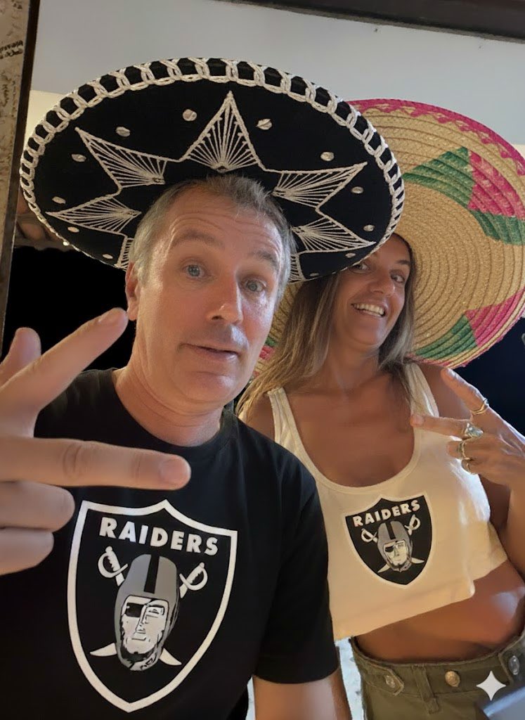 #foximpactonfl

Vamos Los Raiders de Devils Bar en la malecón de Puerto Vallarta!!!!