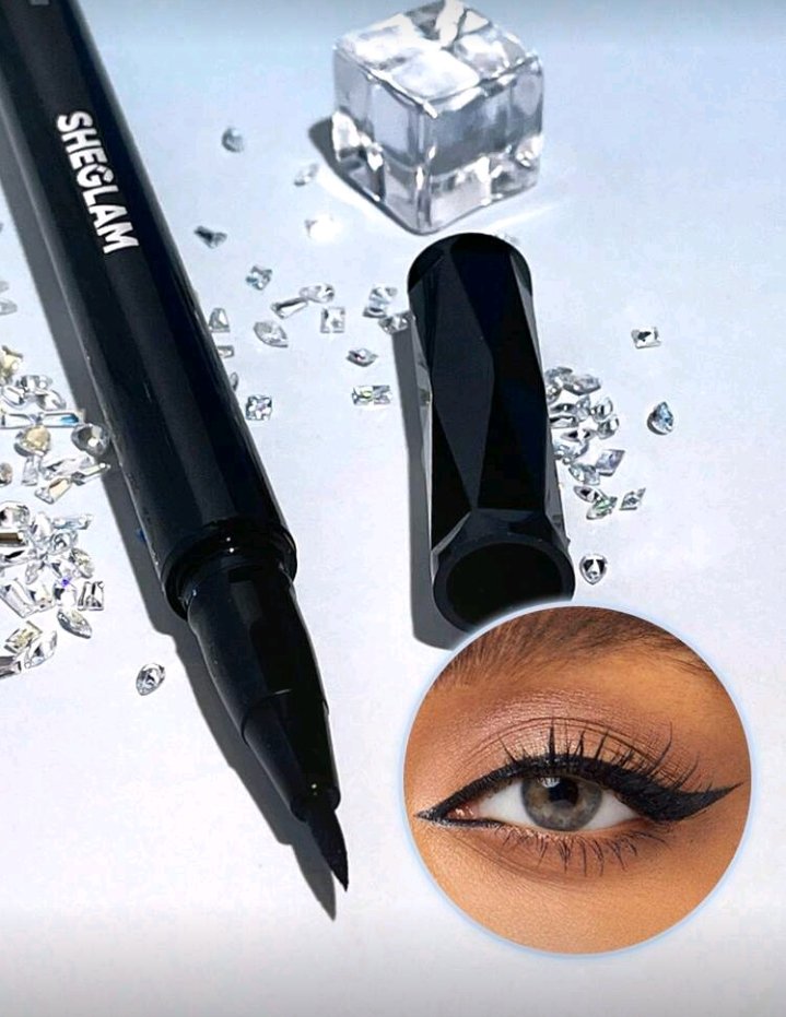DommeAlbaFans's tweet photo. Maquillaje que le he comprado a mi DIOSA 
@dommealba https://t.co/wXygY81UaJ