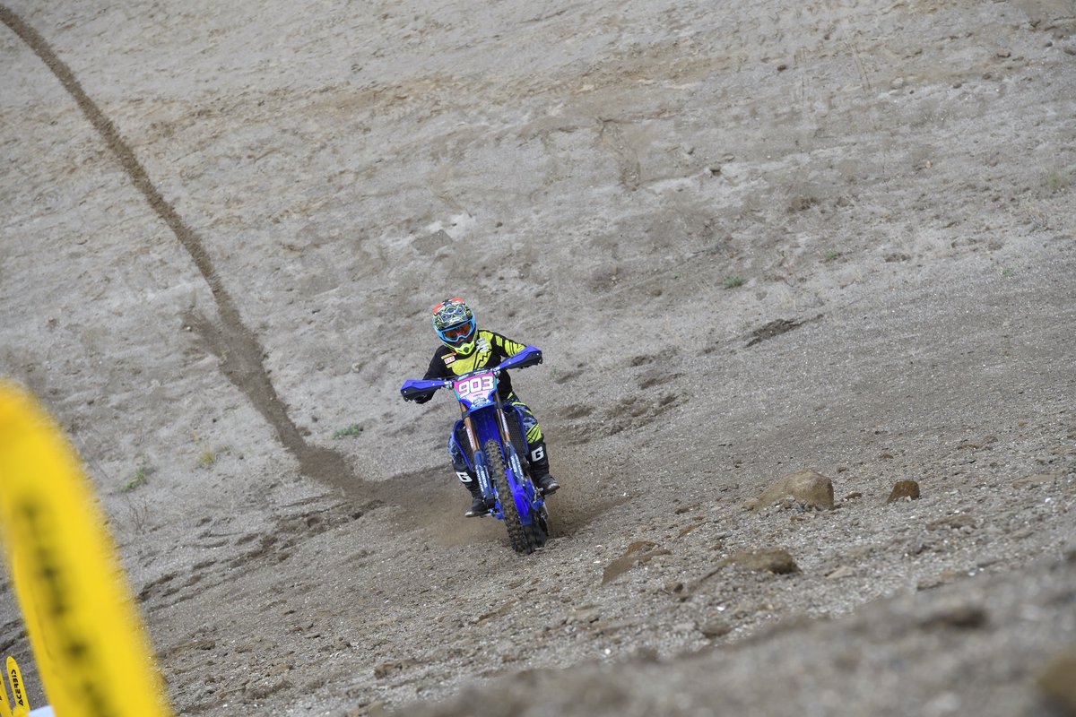 riseandride123's tweet photo. JNCC AAGP 八犬伝
#KUSHITANI
#babana
#アライヘルメット
#ベスラ
#polisport
#webike
#kinefoot
#gaerne
#did
#ダンロップ
#mikametals
#ashitaplanning
#MRP
#ライズアンドライド
#JNCC
#YAMAHA
#yz
#yz250fx
#パイク女子 https://t.co/cpRWWICPgl