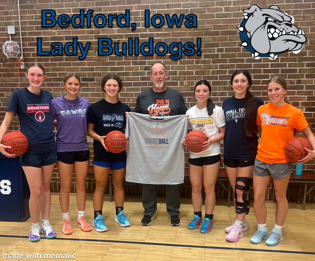 EvanDillman's tweet photo. Had an amazing 3 Day Skill and Development Camp with Bedford, Iowa Lady Bulldogs! Very Young and talented group for the next few years! Thanks @rwilmarth24 for the invite and look forward to seeing the ladies in action this season! https://t.co/8EvRfnKDar