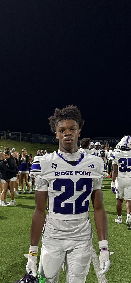 RPHS_Panthers10's tweet photo. @RGAPMobileLive @RPHS_Royals 🚨Football (V)🚨: RP kick-off to Austin/ Dogs throw interception/DB Lakaiden Fortenberry #22 gets #Pick6/PAT by Revere Good! RP v. Austin! #GameDayReady #DefendThePoint #PanthersWrapUp #GetAfterDemDogs @RGAPMobileLive
Panthers 42
Bulldogs 9
2nd Q: 2:59 https://t.co/AaSouPK7wy