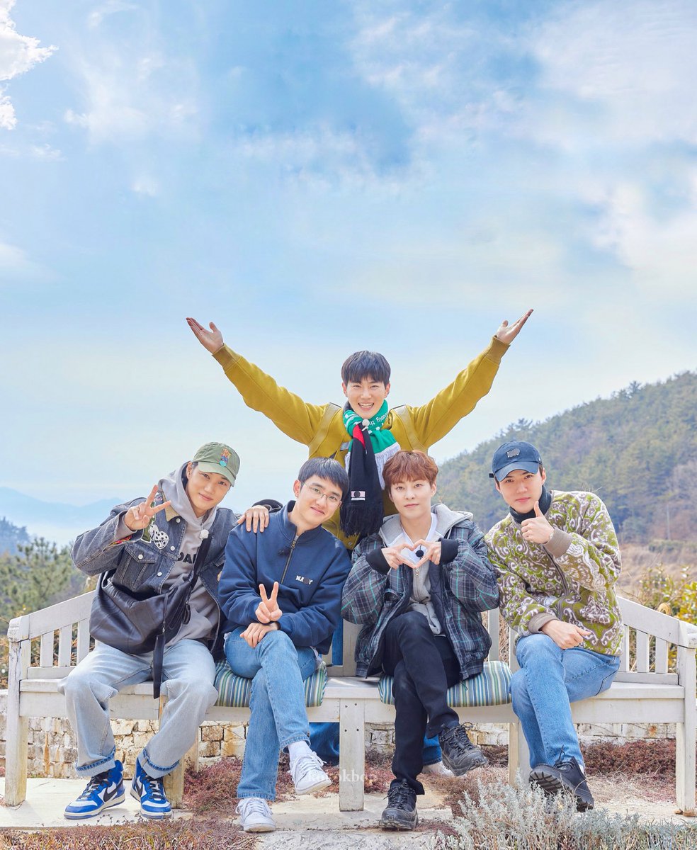 myxynerva's tweet photo. Hahahaha will we really never get the OT9 we’ve been waiting for all this time? Don’t we deserve it after such a long wait? https://t.co/qzBTUnvRWb