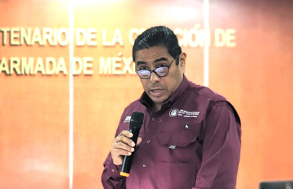 ConexionMxli's tweet image. #CongresoBC GRUPO PARLAMENTARIO DE MORENA CONDENA EL CRIMEN CONTRA CARLOS MANZO Y EXIGE INVESTIGACIÓN IMPARCIAL / El diputado Juan Manuel Molina presentó desde tribuna el posicionamiento oficial de la bancada de Morena /+acortar.link/s0ljsN