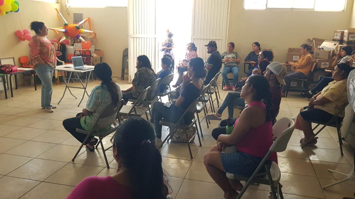 cspcsaltillo's tweet photo. Integrantes de la Unidad de Integración Familiar impartieron la plática “Responsabilidad Parental” en el Jardín de Niños Margarita Tapia, la Primaria Justo Sierra y la colonia Diana Laura, promoviendo la comunicación y el fortalecimiento familiar.

#PorAmorASaltillo #Saltillo https://t.co/3th0SZG90e
