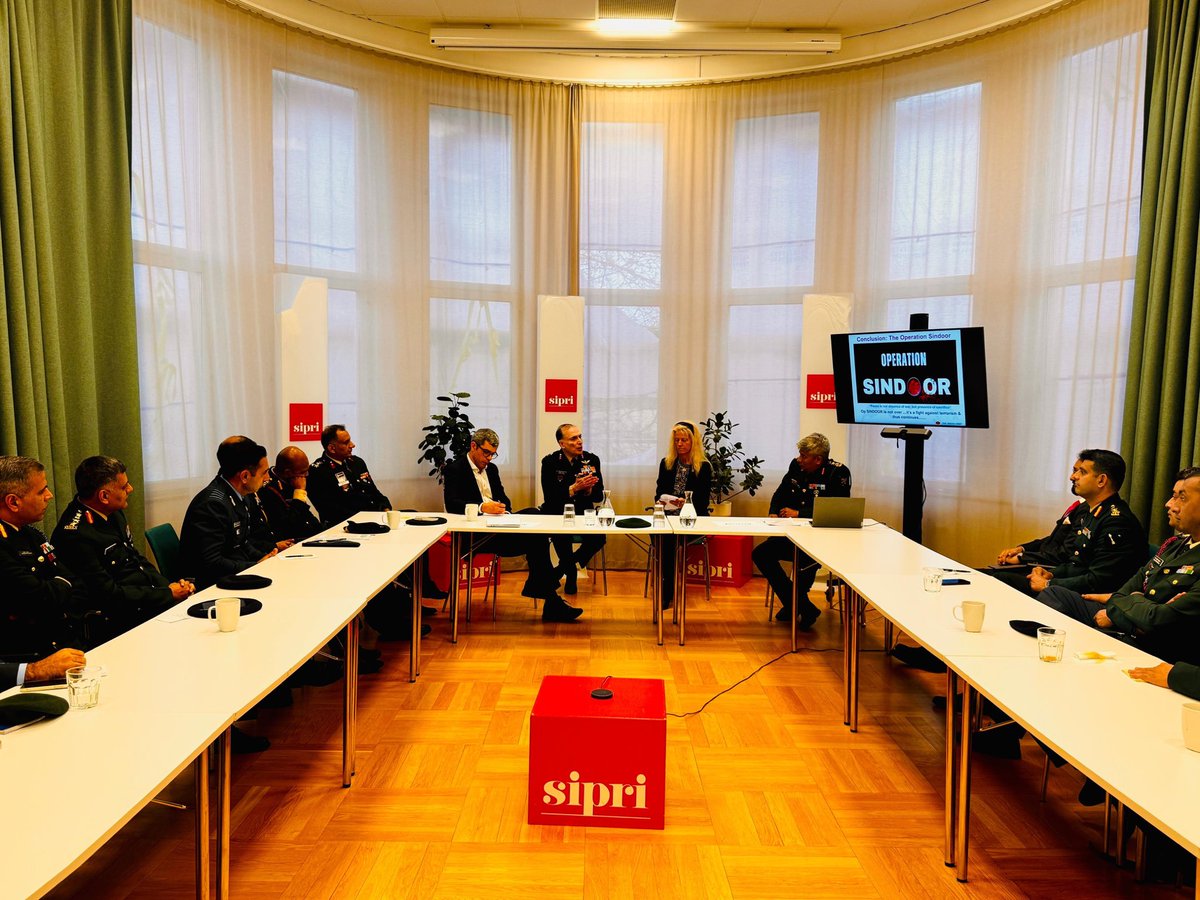 ia_awc's tweet image. Delegation from HC COURSE #AWC, India engages with @SIPRIorg, Stockholm, Sweden. Discussed geo-strategic issues. Shared insights on India&apos;s peacekeeping efforts, including #OperationSindoor. Valuable exchange on international security &amp;amp; cooperation #IndiaSweden @adgpi @artrac_ia