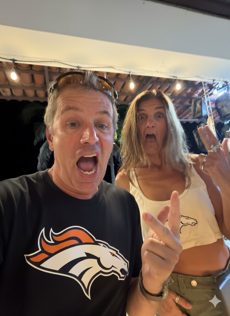 Vamos Los Broncos de Devils Bar en Puerto Vallarta #FOXImpactoNFL <a href="/FOXImpactoNFL/">FOX Impacto NFL</a>