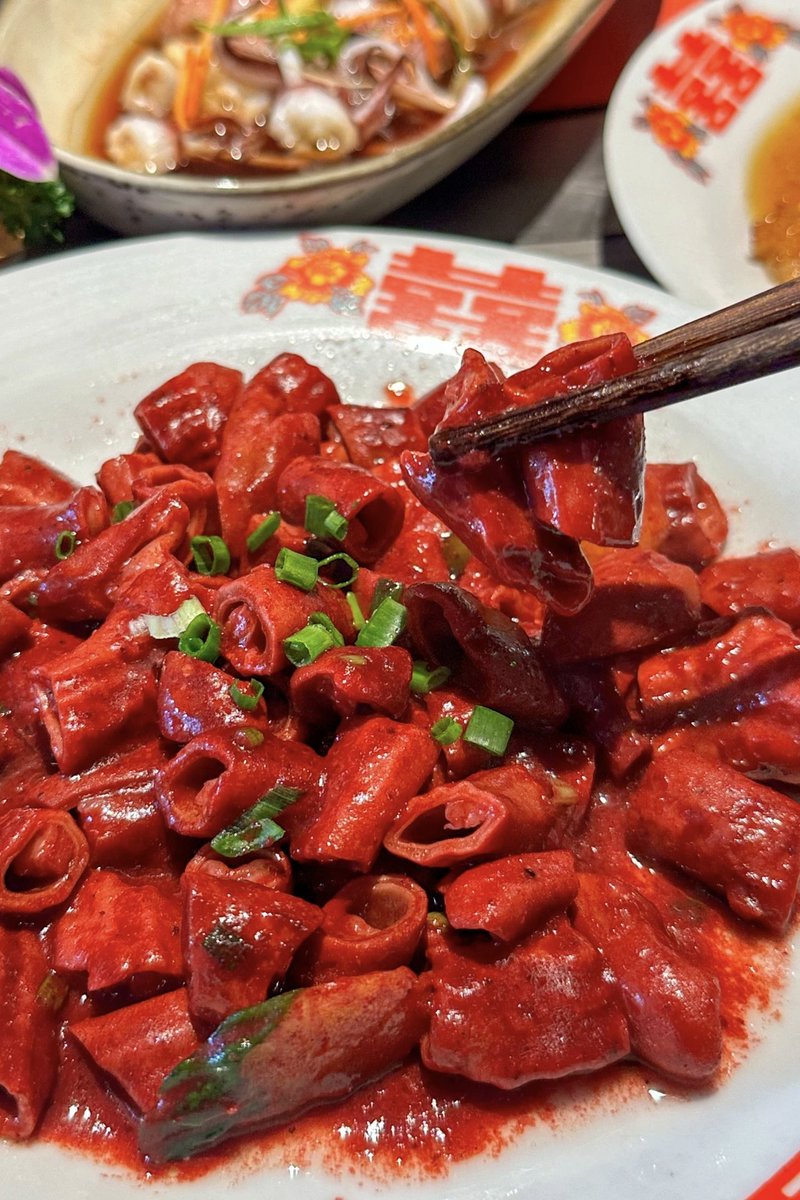 红糟小肠，福州人的名吃。