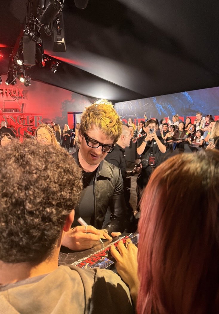 Djo Crave tweet media