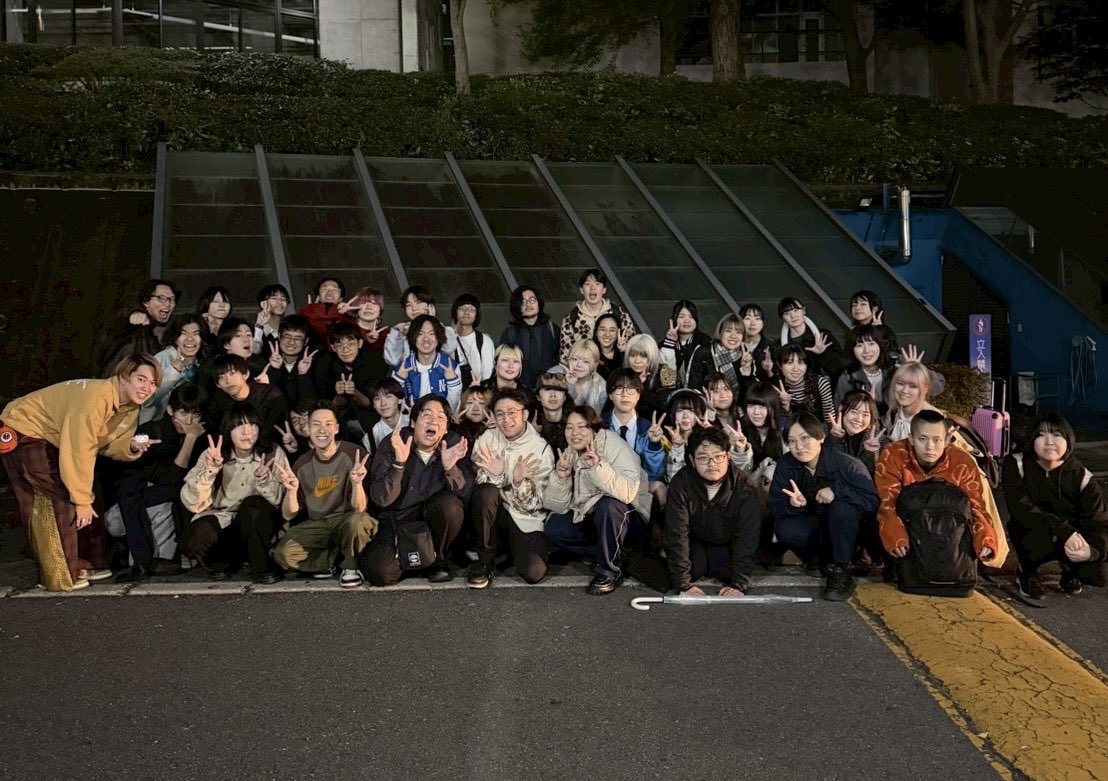 oua_ochiken's tweet image. 学祭芸漫「果汁いっぱいいちじくタルト祭り」2日間公演無事終演しました！
お越しいただいた沢山のお客様！本当にありがとうございます！
例年とは異なる3部制でしたが、卒業生の方も遊びに来てくださりとても良い会になりました！
来月からは2年生が運営となります！
お疲れ様でした！
#芸大落研