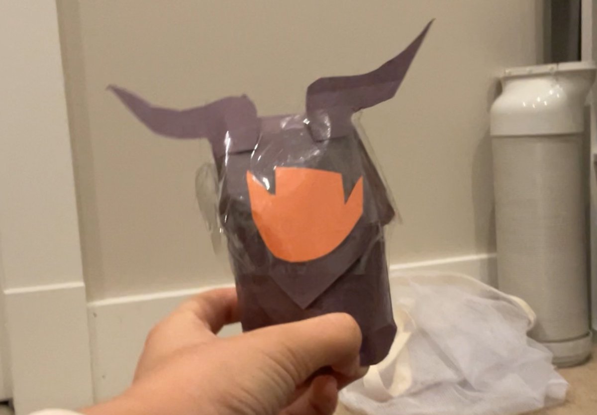 shadowmantled's tweet image. look       Jane mantle