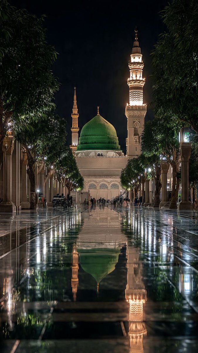 _SUNRISE7_'s tweet image. صلّوا على من قال ربّي أُمّتي
حُبًا لأُمتهِ وكانَ رَحِيمَا
يا أُمَّةَ المخْتارِ يا أَحْبَابَهُ
صَلُّوا عليهِ وسَلِّمُوا تَسْليمَا ﷺ.