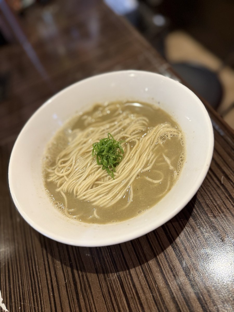 artingale's tweet photo. 本日もよろしくお願いします。

牡蠣

#らーめん #牡蠣 #煮干し #板橋区 https://t.co/RUFrJODBbj