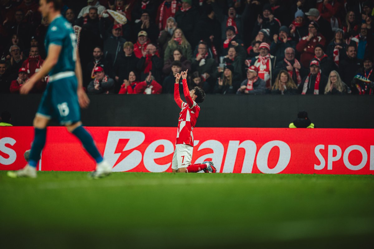 mainz05_kr's tweet photo. 지난 밤 팀을 승리로 이끈 이ㅣㅣㅣㅣㅣ재성!!! 😍
#Mainz05 #M05ACF https://t.co/4YZwtbJsco