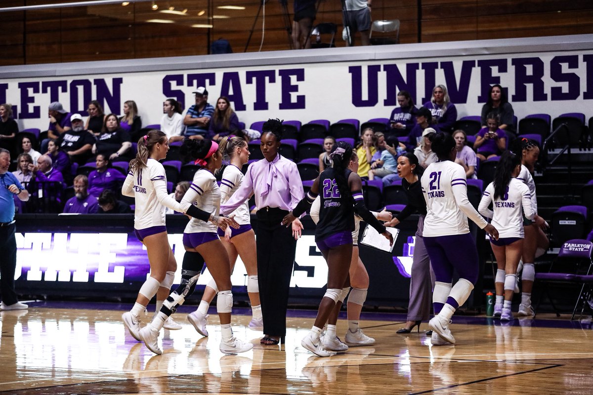 TarletonVB's tweet photo. BIG WIN ENERGY 🥳🤩

#1STDOWN | #BLEEDPURPLE https://t.co/pI6WP0crJd