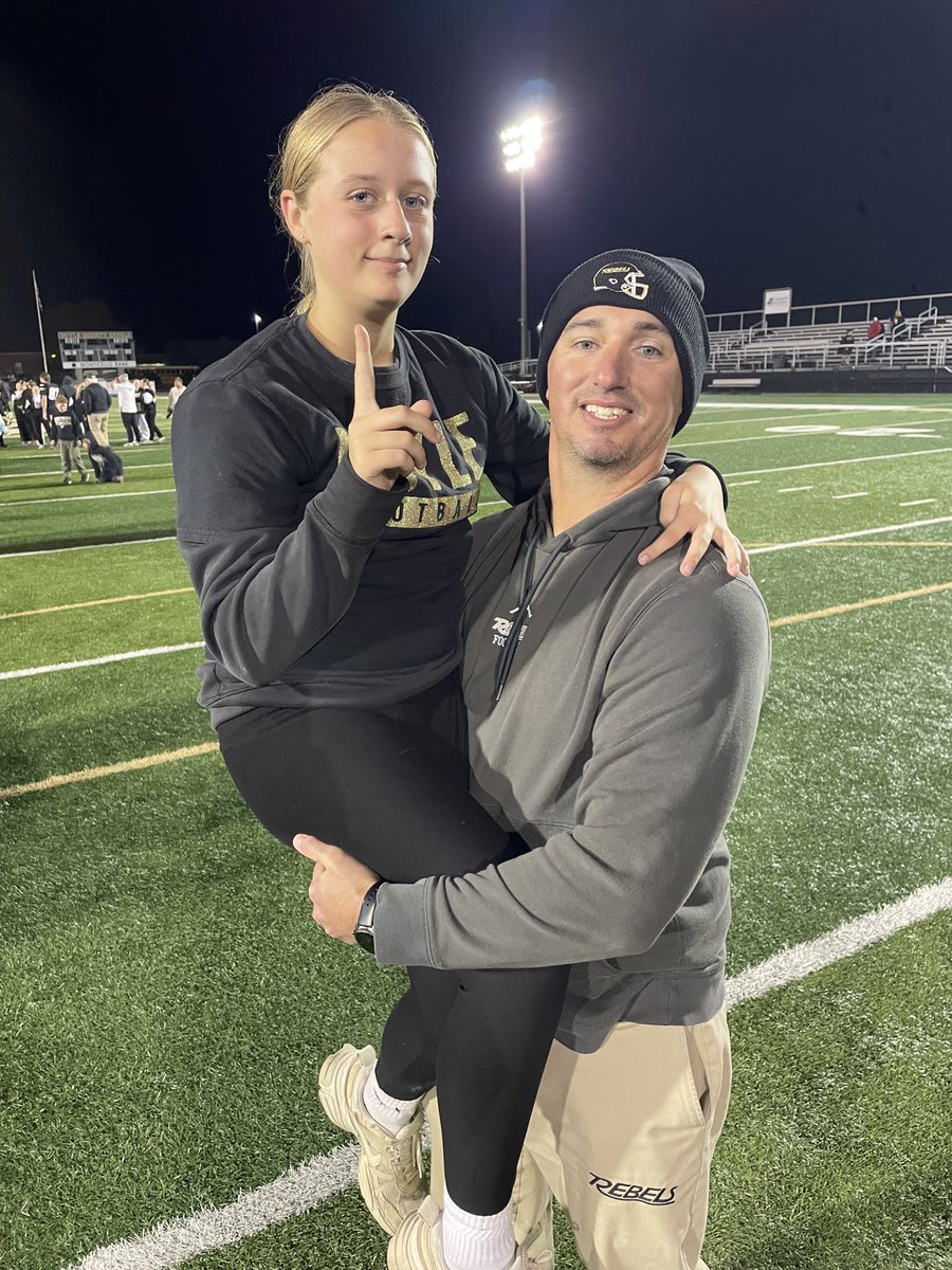 coach_singleton's tweet image. 1-0 and on to the next one! “Success is never final and failure is never fatal.” #gorebels #theygoaswego #beaboutit