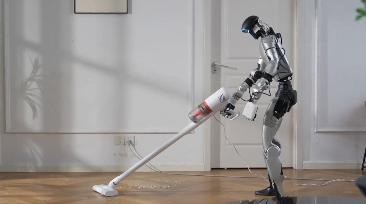 Inspire_robots's tweet image. What happens when Unitree robot is equipped with an INSPIRE ROBOTS dexterous hand?
Unitree chose the INSPIRE ROBOTS dexterous hand for a live demonstration—bringing a more natural and human-like manipulation experience.
Precise, stable, and agile — making robots truly hands-on!