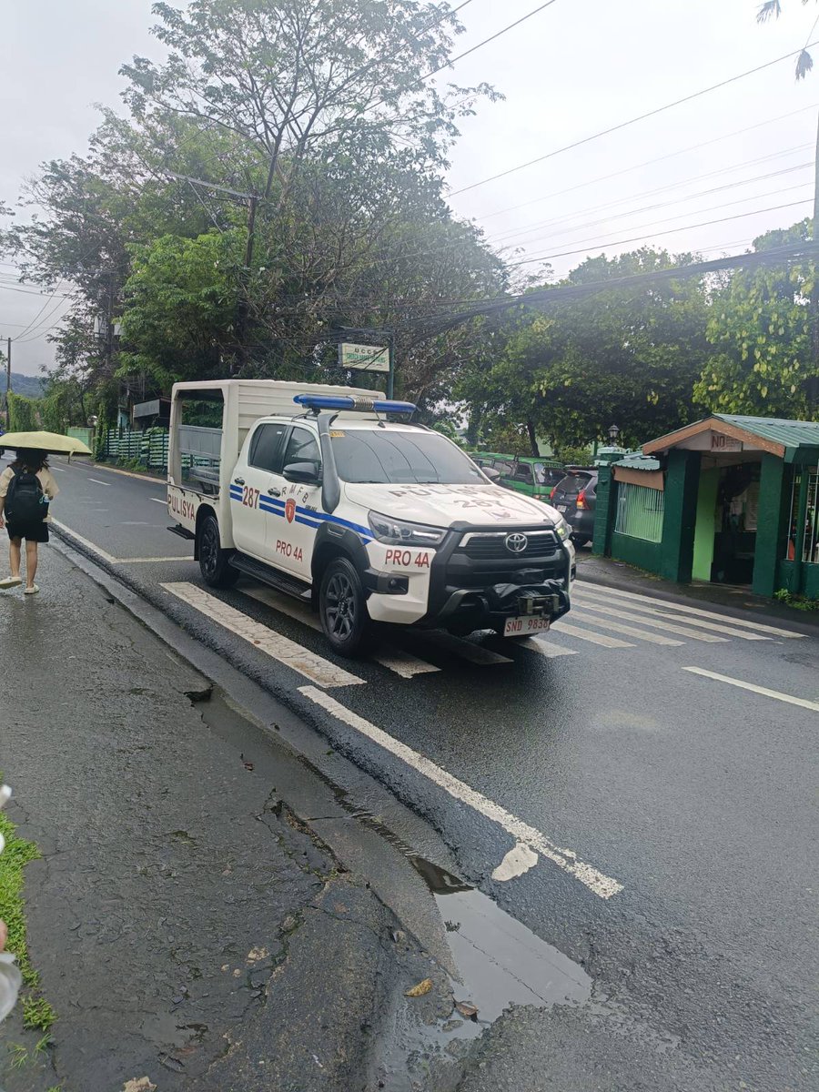 [Nobyembre 4, 2025 - 11:00 AM]

📍 Dumaan sa kahabaan ng Jose Velasco Ave. sa loob ng UPLB ang police mobile ng Regional Mobile Force Batallion PRO 4A 

#SafeHavenWatch