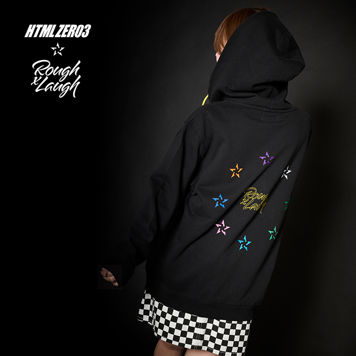 html_tweet's tweet image. 🟡HTML ZERO3 × ラフ×ラフ コラボアパレル登場🟡
佐久間宣行氏プロデュース アイドル 「ラフ×ラフ」のポップな印象 に“クール”なエッセンスをプラス！

Tシャツ、パーカー、バッグなど普段使いしやすいスタイリッシュなアイテムがラインナップ✨

🔥メンバーがプリントに挑戦したSP特典にも注目！

🗓️…