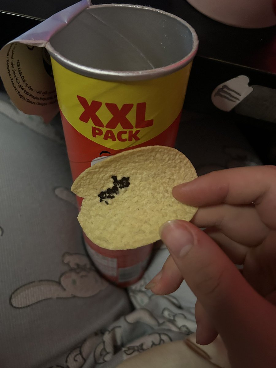 m i k x 🪐 tweet media