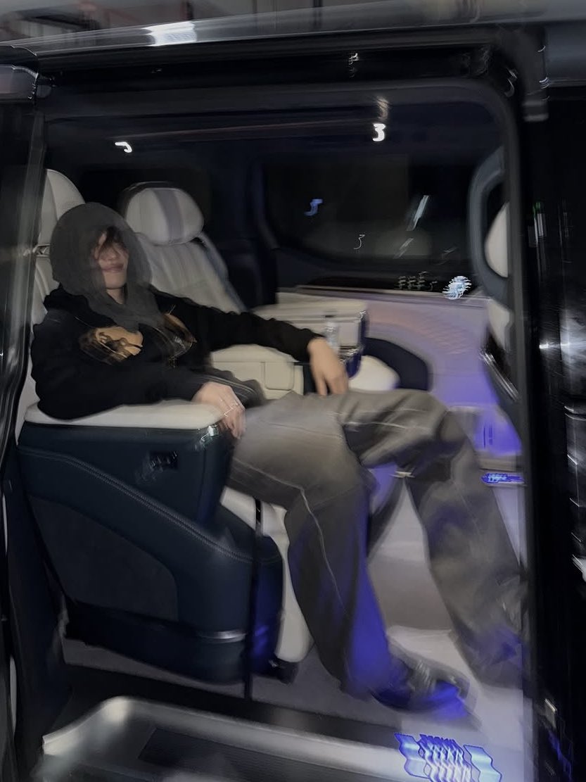 kascadead's tweet image. h.★ Happy birthday to the most caring and patient person I know. Thank you for being kind, my translator, my baby, and my best friend all at once. Please lmk if Han isn’t treating you well so I can punch him in the face. I love you and wish you the best.