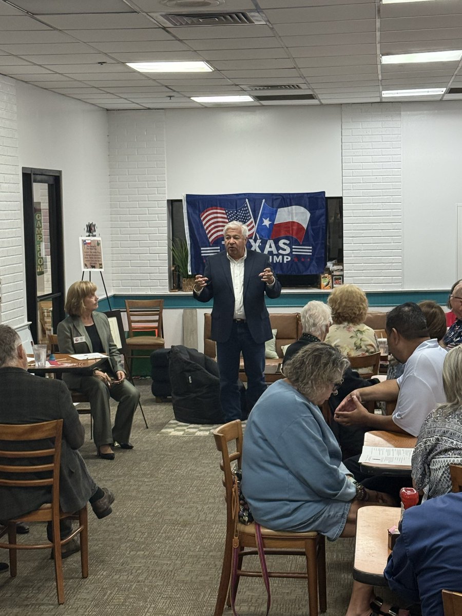 TomButlerTX's tweet image. Just got home from an amazing meeting with the @BayRepWomen! I want to thank them for the privilege of leading the Texas Pledge and for the opportunity to speak. Congratulations as well on earning the Diamond Award — a well-deserved recognition of all your hard work. Keep it up!