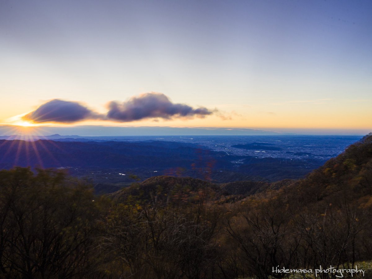 Hi_DesignFocus's tweet image. 鳥居峠の夜明け

[2025.11.1]

#鳥居峠 
#赤城山 
#紅葉 🍁
#ぐんま応援びと
#ぐんまの風景
