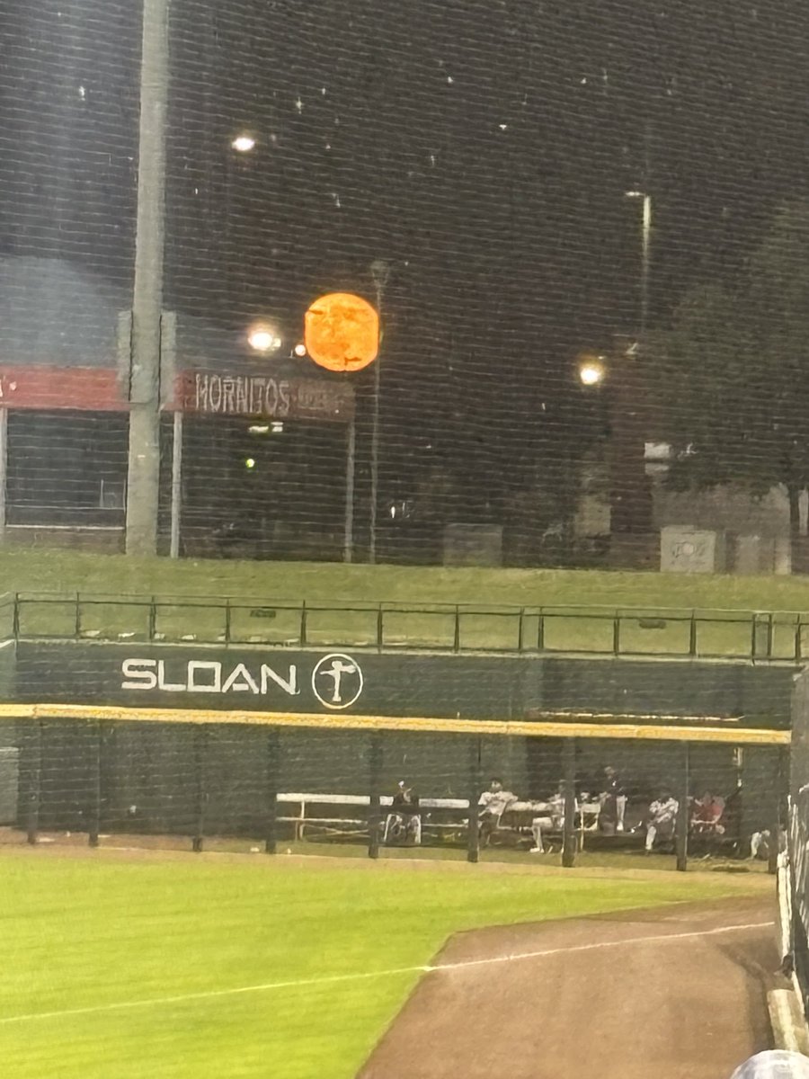 KingcougarMike's tweet image. ⚾️9️⃣9️⃣6️⃣3️⃣ @MLBBestBets @rstones199 @QuarterRico @JohnnyKamen @_RF30 @poniesNpucks @velcrobaby @MaryL1973 @johnnysfgiants @gilligan80 @royaltytoursusa #AFL 6 #Scorpions #SolarSox w @sportsroadtrips @eddiesofficials DawnNarry