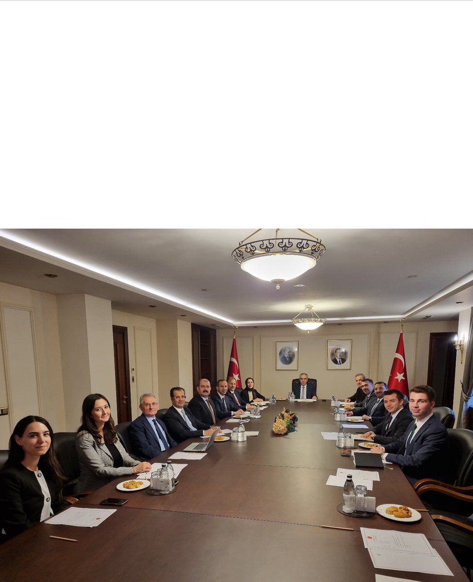 06.11.2025 tarihli Cumhurbaşkanlığı Hukuk Politikaları Kurulu toplantımızı, Başkan Vekilimiz Sn. Mehmet Uçum’un başkanlığında gerçekleştirdik.